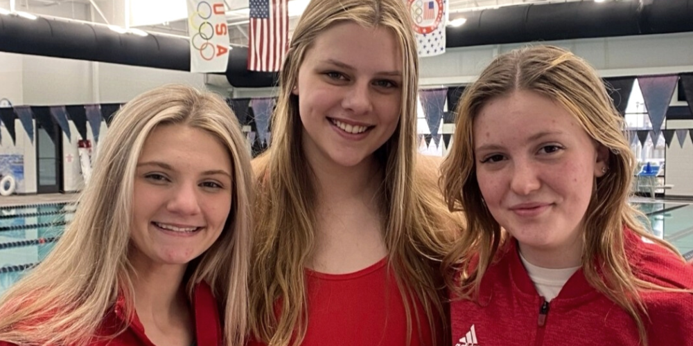 CHS swimmers in red team gear