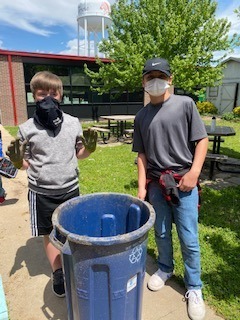 April 22 is Earth Day! 🌎 Roosa Elementary wishes you a Happy Earth Day! 🌎 There are many ways to enjoy Earth Day: enjoy a bike ride, plant a tree🌳, take a walk, or just smell the flowers🌷