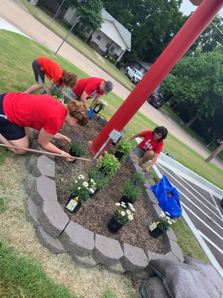 Claremont was shown some LOVE today for Church On The Moveโs Love Day, and Claremoreโs Love Your Neighbor Day! As you can see, our marquee flower bed got a facelift and two of our students were there to help. Thank you to COTM, and to Chloe and Remington for showering Claremont with love today! #CPSZEBRAPRIDE