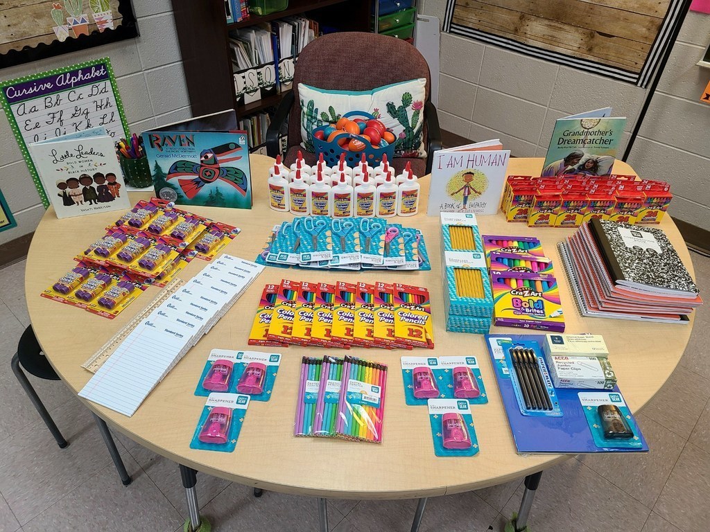 Check this out! Ms. Johnsons class received an awesome donation of books, supplies, and stress balls from their classroom sponsor, Sunloan. As you can see her students are pumped and grateful! π #CPSZEBRAPRIDE