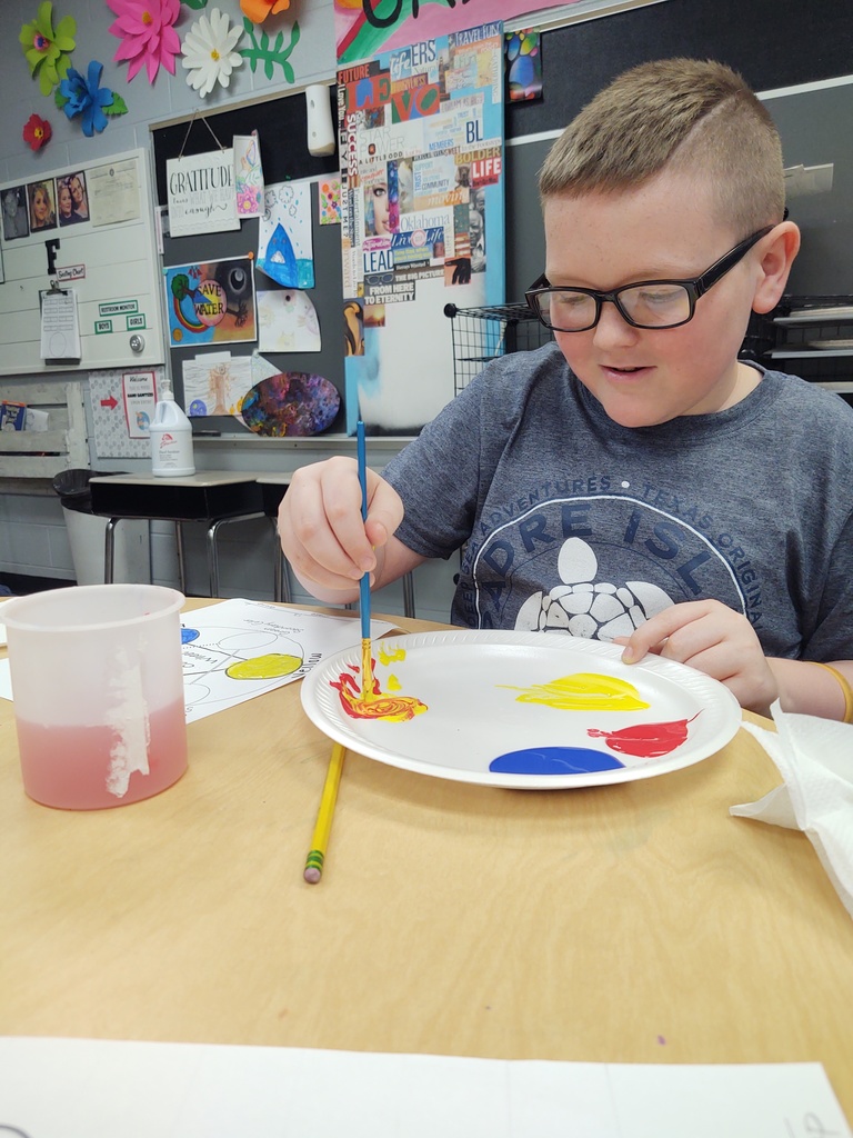 "There are three primary colors..." 5th grade students experimented with primary colors in Mrs. Francis' art class - learning what would happen when you mix each color with another. #CPSZEBRAPRIDE