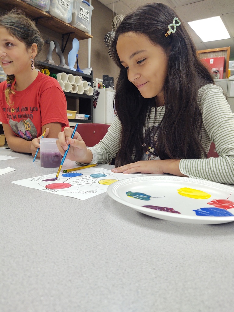 "There are three primary colors..." 5th grade students experimented with primary colors in Mrs. Francis' art class - learning what would happen when you mix each color with another. #CPSZEBRAPRIDE