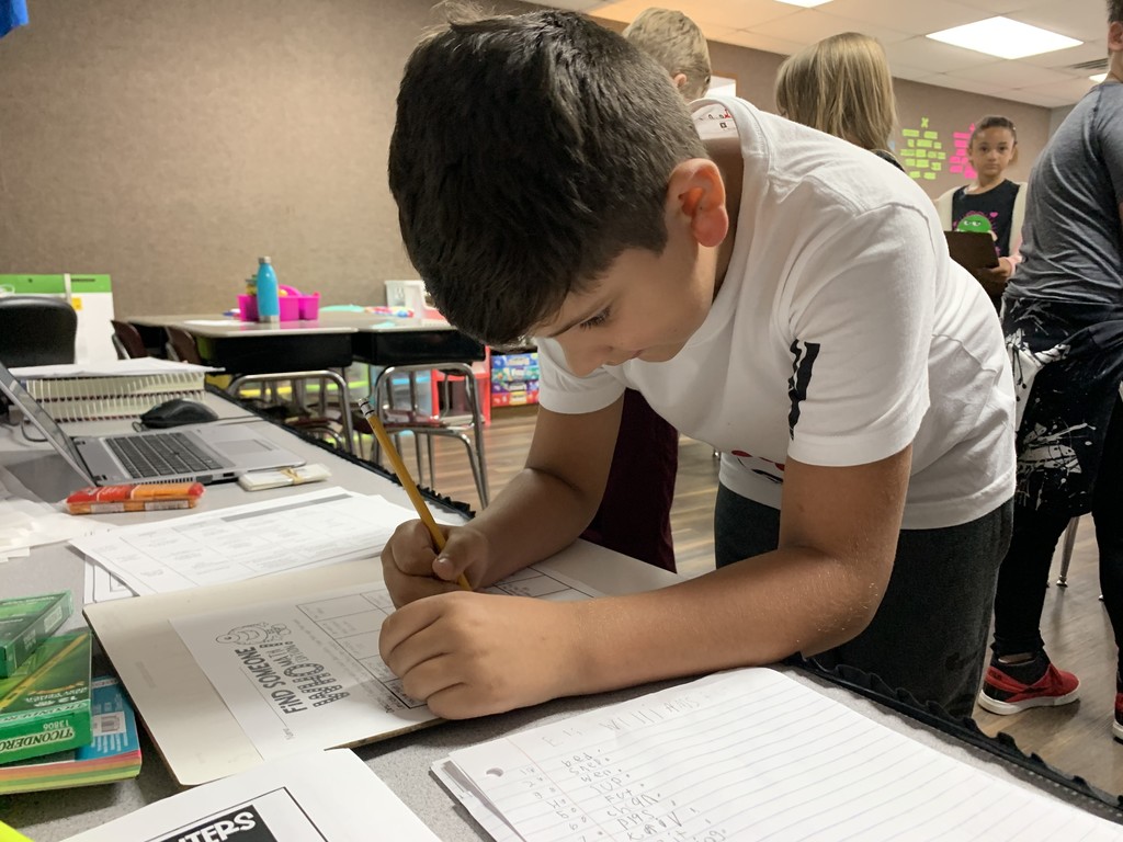 Mrs. Harrison's 4th graders had the chance to participate in a fun activity to brush up on their math skills in a "Find Someone Who" game. On the game board, students had to find someone in their classroom who can... -skip count by 5's to 100 -has hair that is at least 5" long -has read 15 or more books over the summer This activity was a fun way for students to get up on their feet and get to know each other a little better! #CPSZEBRAPRIDE