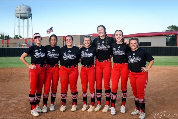 SOFTBALL TEAM PHOTO