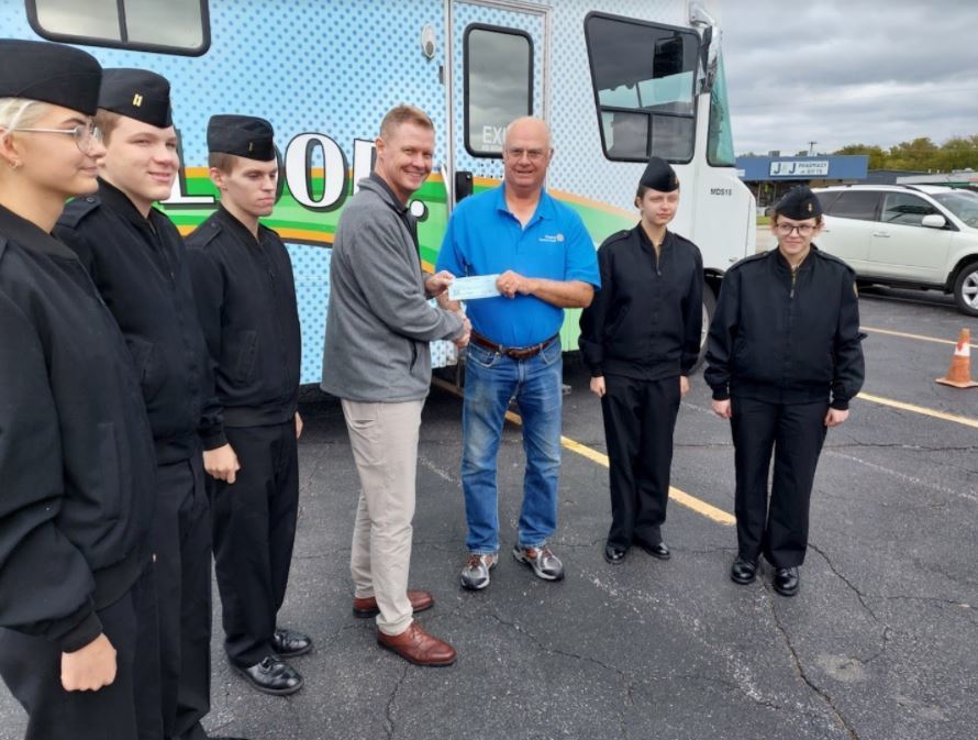 Our NJROTC Corps of Cadets supported the Reveille Rotary Club of Claremore with their blood drive honoring Commander Estabrook.  While there Jim Scantlin presented  a donation of $500 to the Claremore NROTC unit.  #CPSZEBRAPRIDE