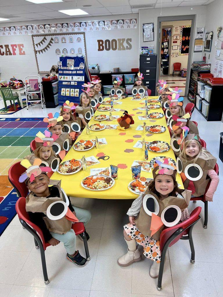 Students eating thanksgiving meal