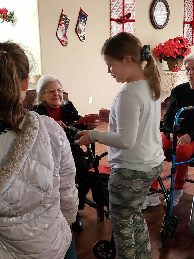 Roosa 4th grade went to visit the residents at Brookfield